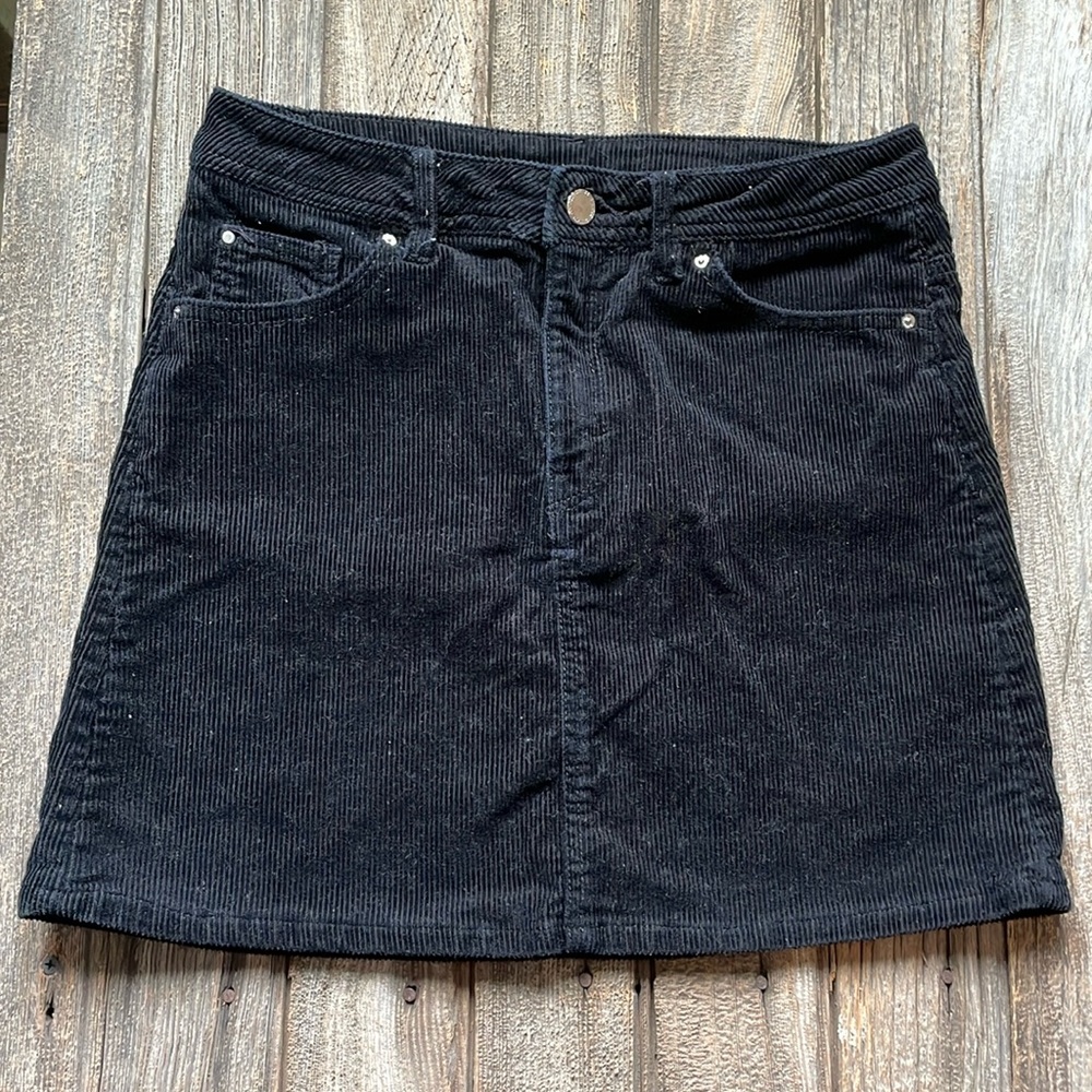 H&M Corduroy black mini skirt